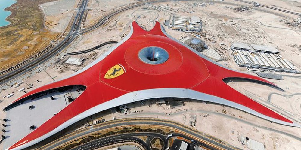 Το μεγαλύτερο στέγαστρο αλουμινίου στον κόσμο στο «Ferrari World» του Άμπου Ντάμπι